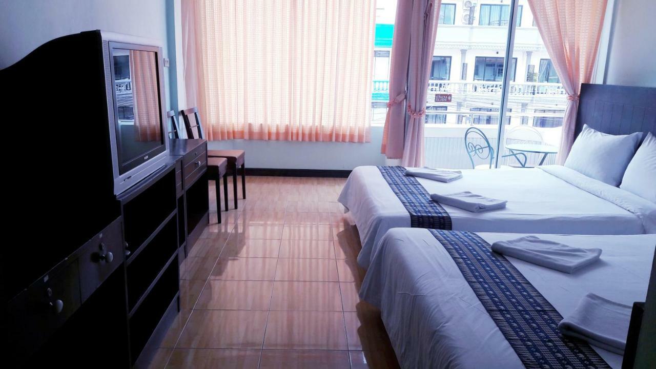 Cha-Am Fish Star Hotel Стая снимка